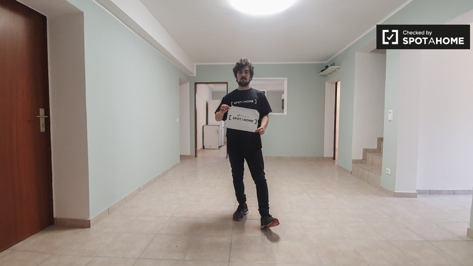 Room, Pfabener Weg, Berlin