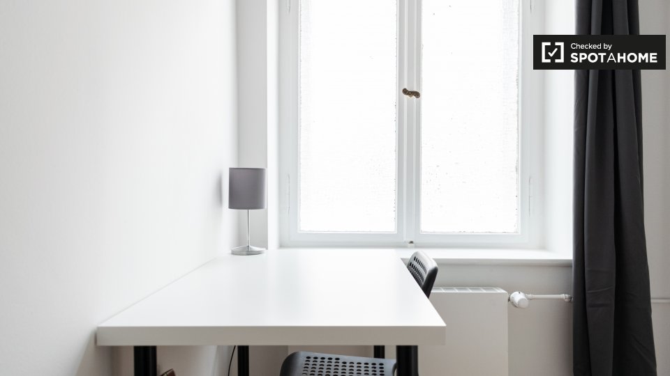 Room, Wilsnacker Str., 10559 Berlin, Germany, Berlin