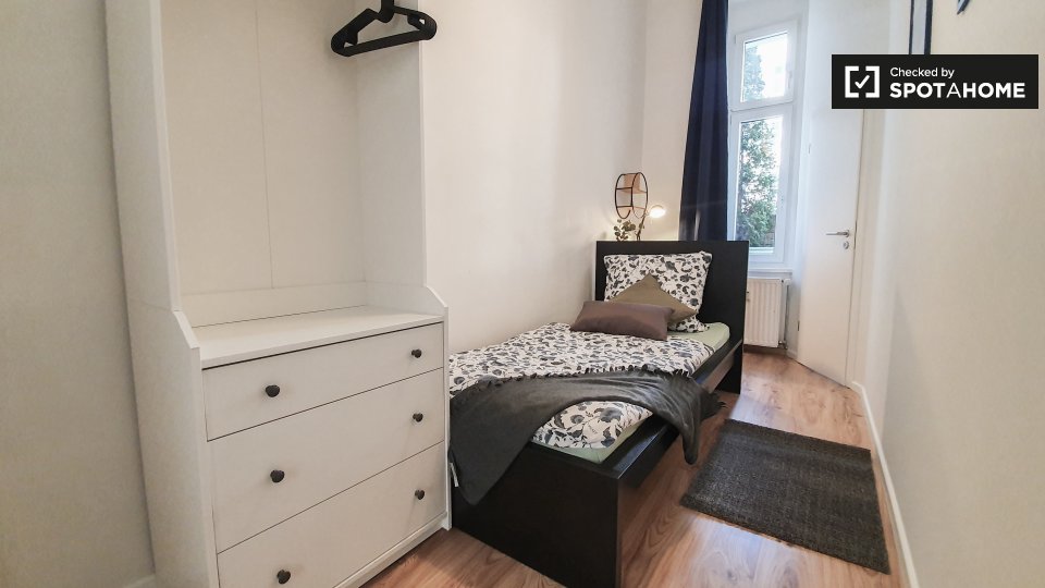 Room, Weimarische Str., Berlin