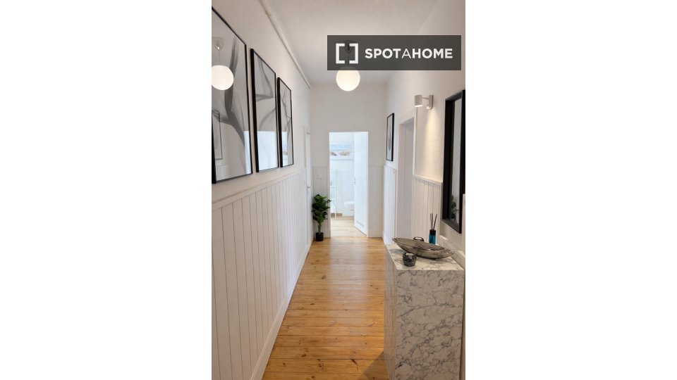 Room, Kaiserstraße, Berlin
