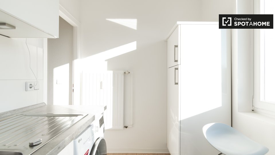 Room, Neltestraße, Berlin