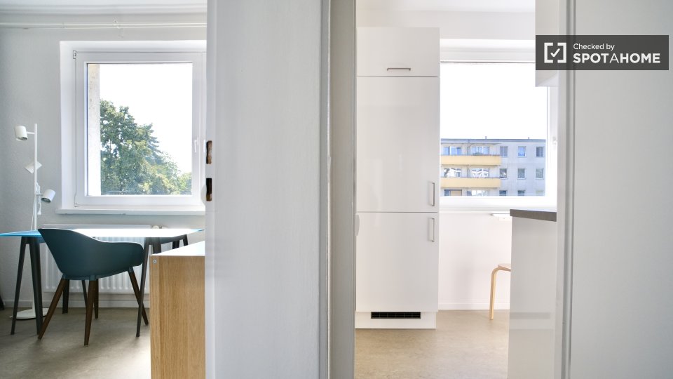 Room, Neltestraße, Berlin