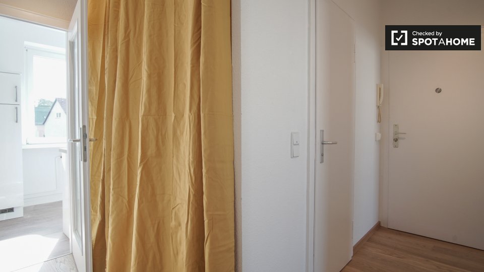 Room, Neltestraße, Berlin