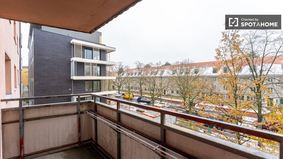 Room, Forckenbeckstraße, Berlin