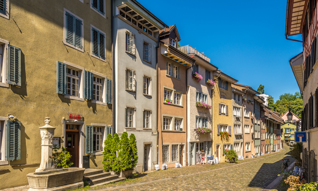How much do you need to earn to buy a house in Switzerland?