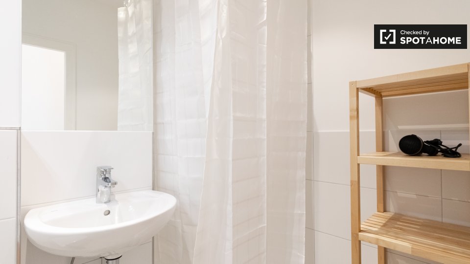 Room, Neltestraße, Berlin