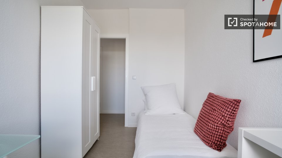 Room, Neltestraße, Berlin