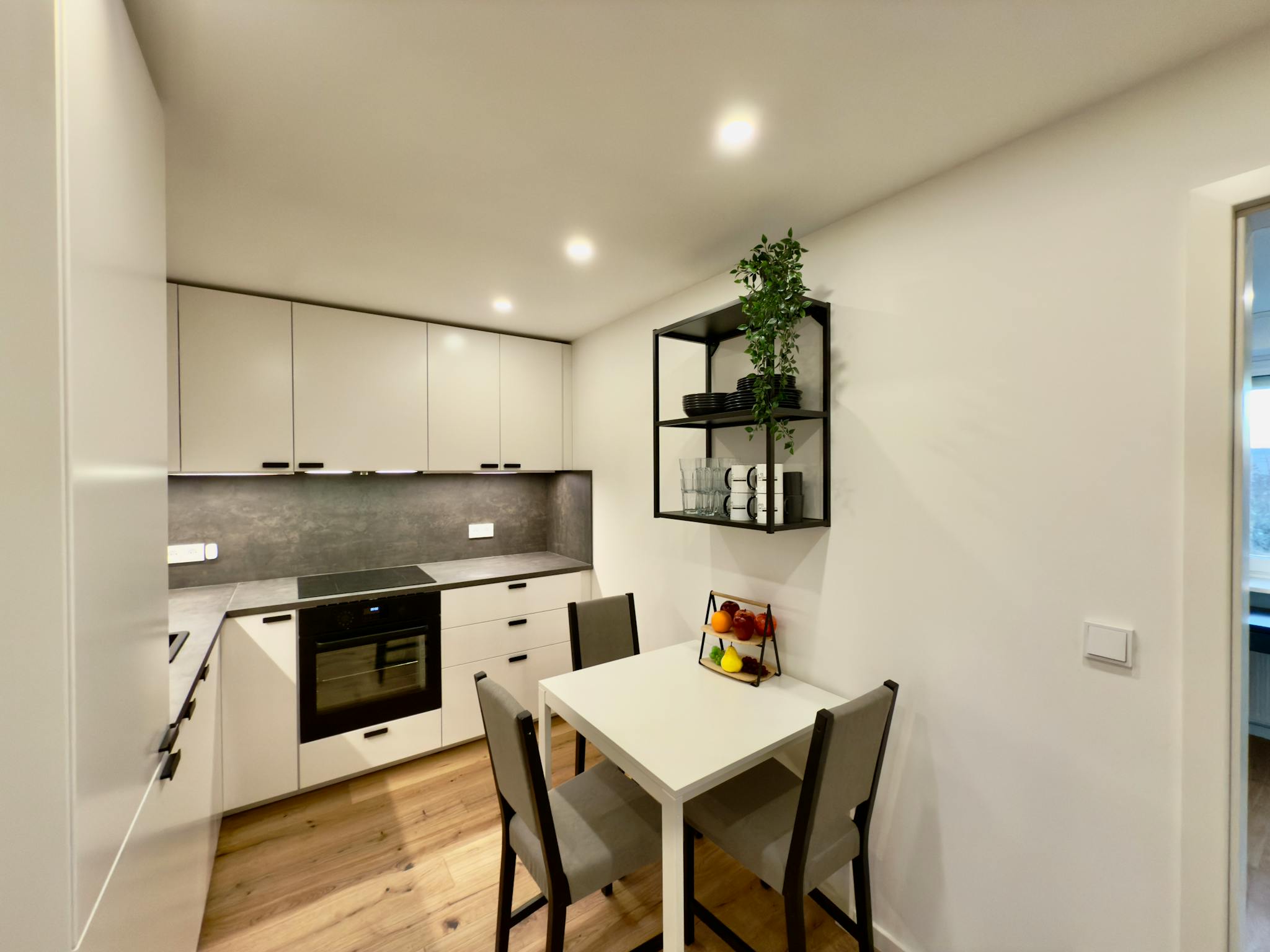 Apartment, Eberwurzstraße, Munich