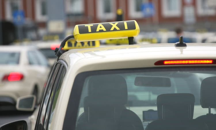 Hamburg becomes first German state to ban taxis with combustion engines