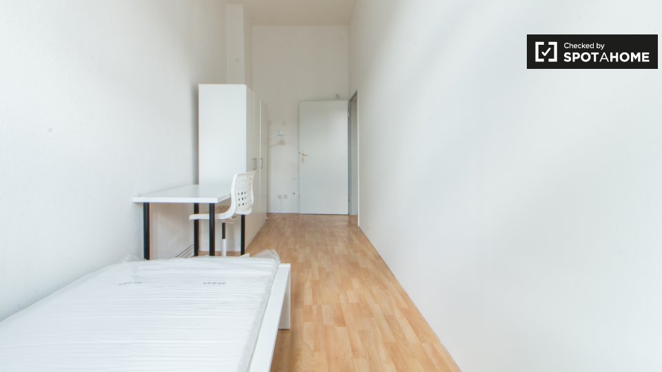 Room, Rheinstraße, Berlin