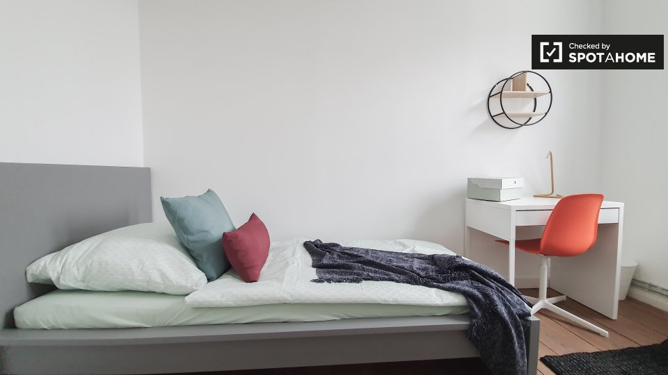 Room, Weimarische Str., Berlin