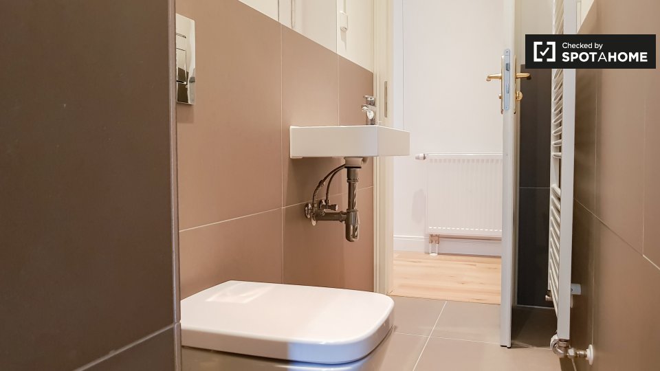 Room, Schulstraße, Berlin