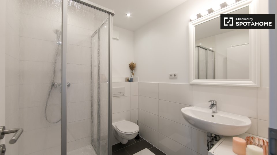 Room, Bismarckstraße, Berlin