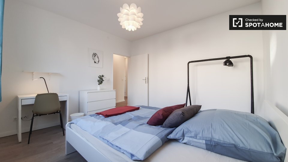 Room, Perleberger Str., Berlin