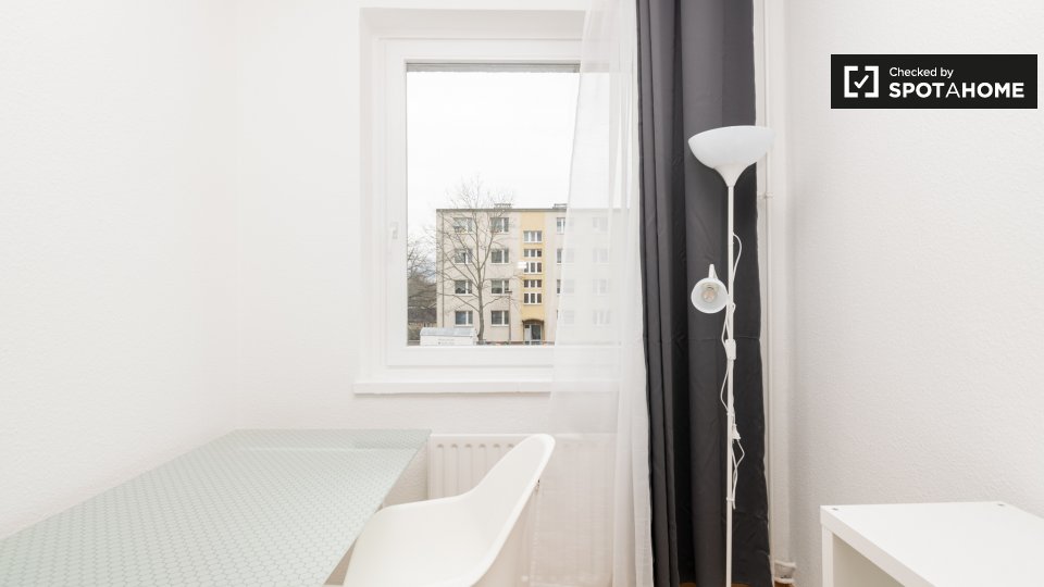 Room, Neltestraße, Berlin