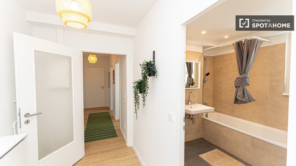 Room, Richardstraße, Berlin