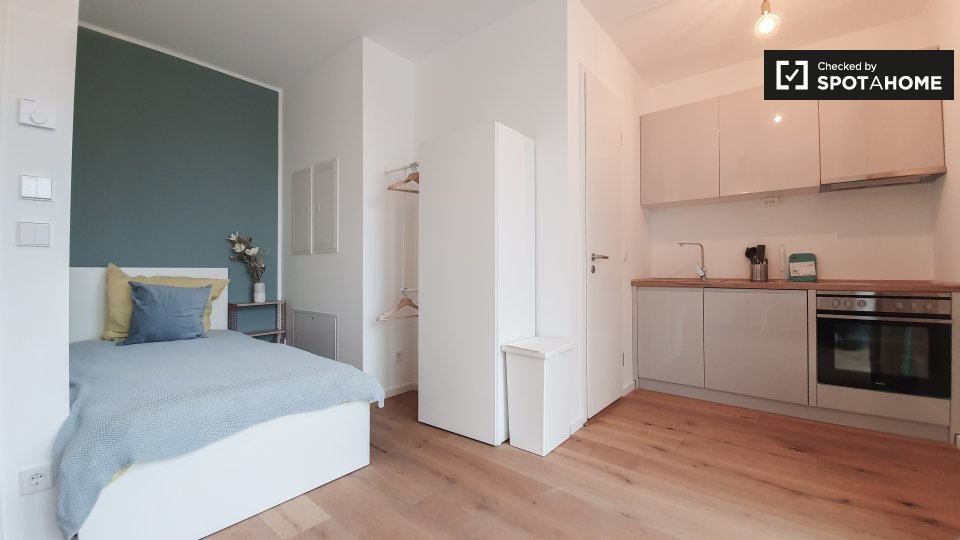 Room, Nazarethkirchstraße, Berlin