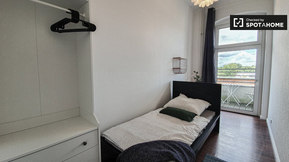 Room, Holländerstraße, Berlin