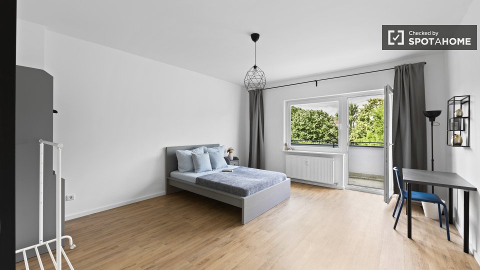 Room, Rübelandstraße, Berlin