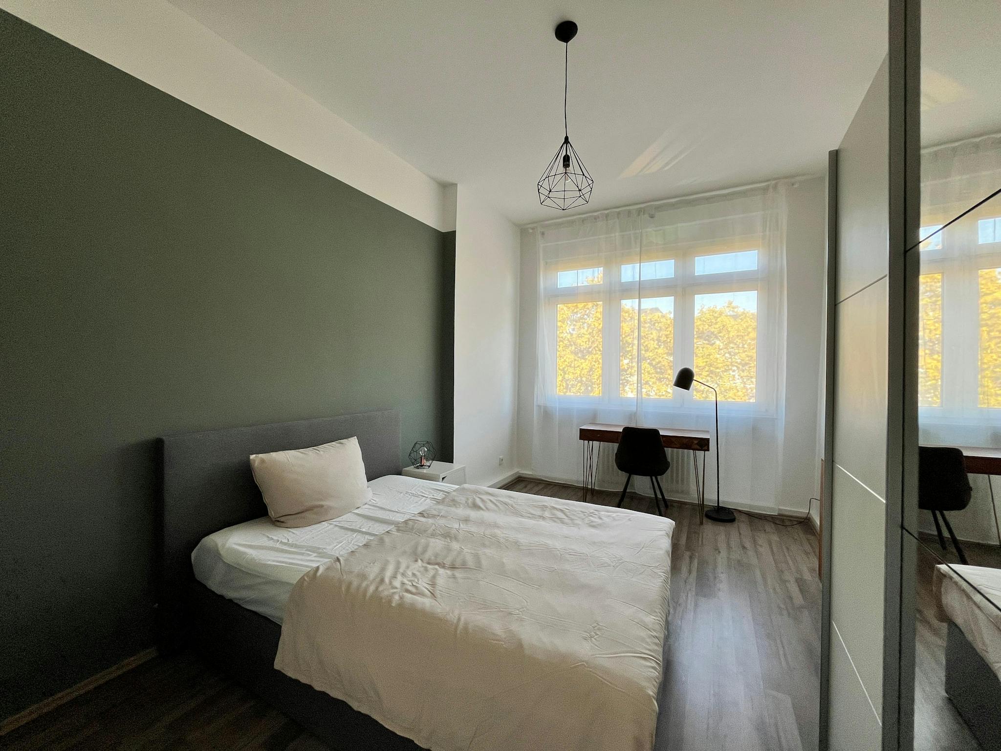 Apartment, Saalburgallee, Frankfurt