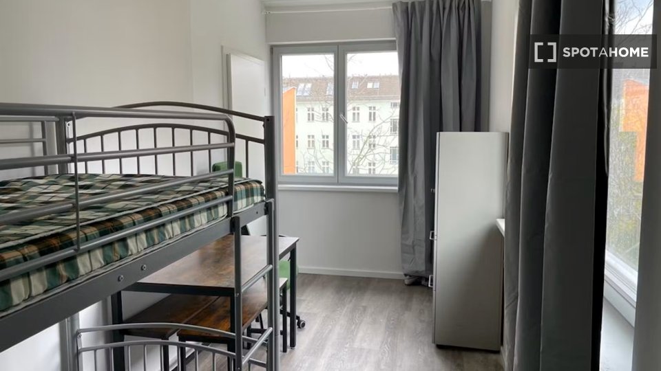 Room, Wilhelminenhofstraße, Berlin