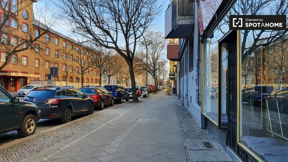 Room, Perleberger Str., Berlin