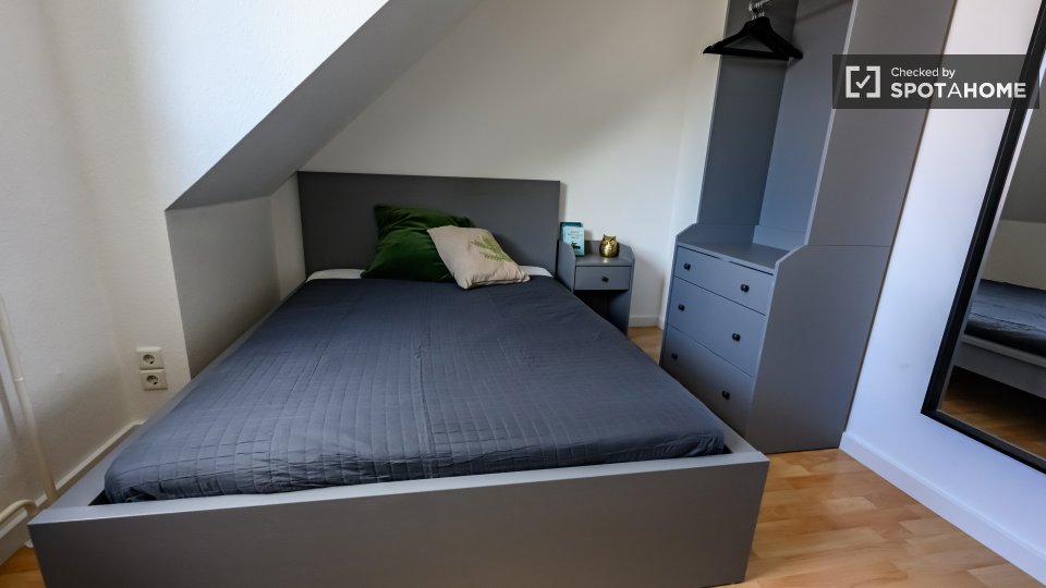 Room, Buckower Damm, Berlin
