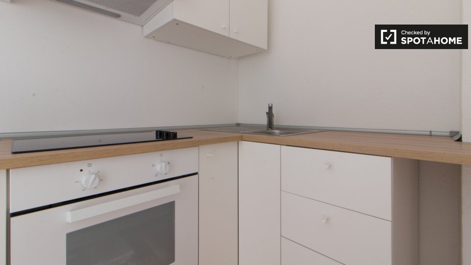 Room, Rheinstraße, Berlin
