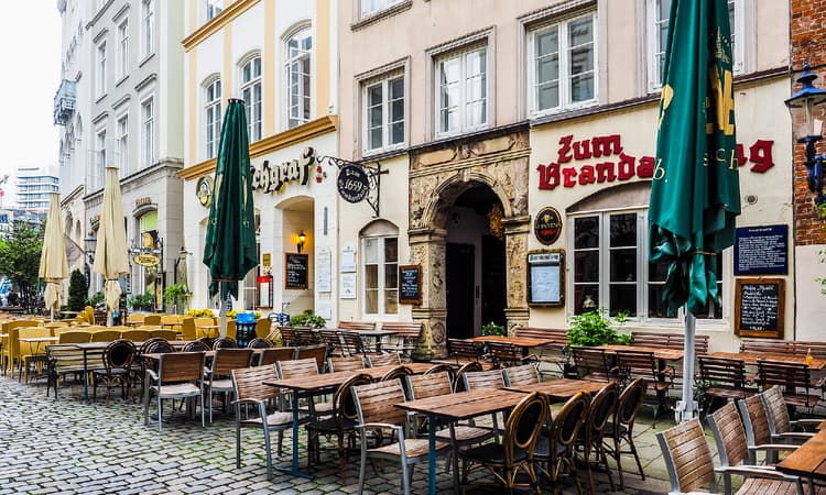 2G option: Hamburg businesses can let in only vaccinated or recovered people