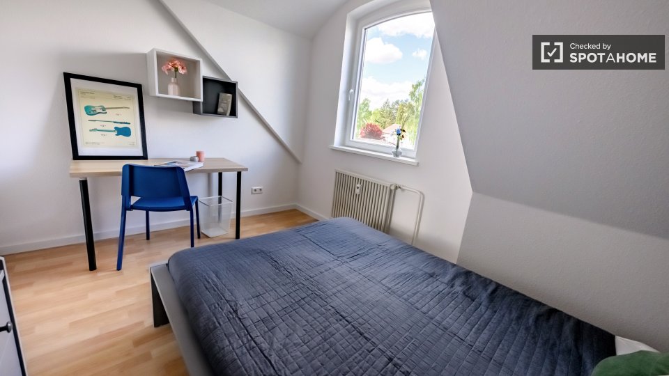 Room, Buckower Damm, Berlin
