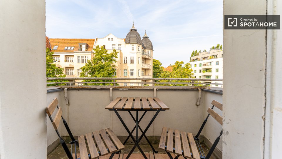 Room, HindenburgdammD, Berlin