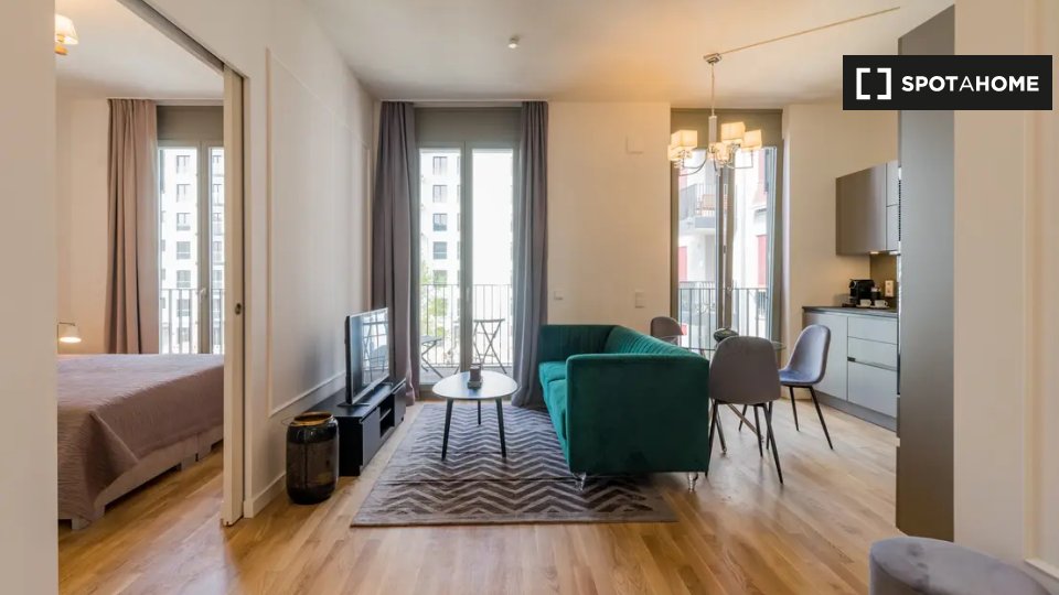 Apartment, Wilhelm-Caspar-Wegely-Platz, Berlin