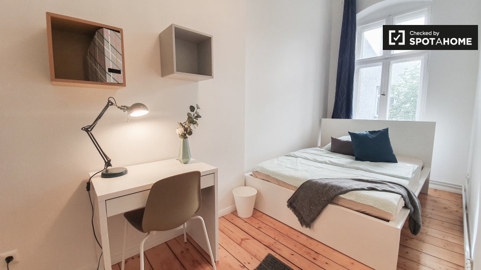 Room, MüllerstraßeA, Berlin