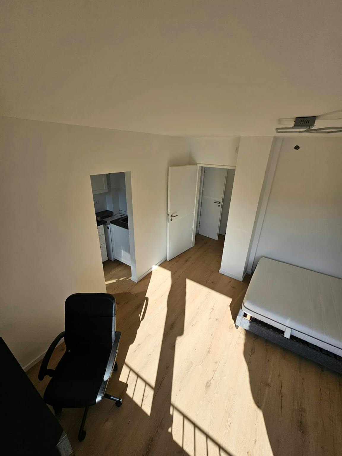 Apartment, Zeppelinstraße, Dusseldorf