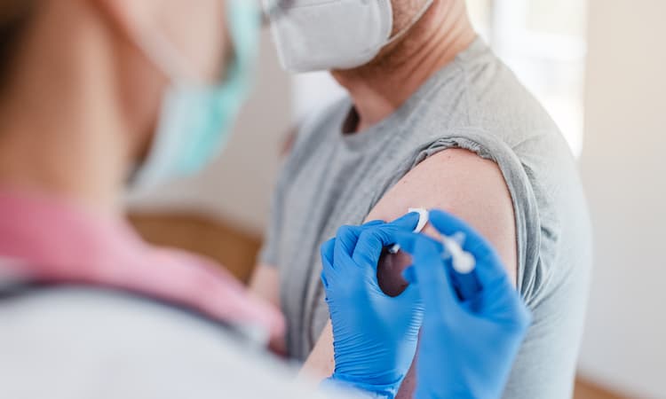 Booster shots available 4 weeks after last dose in North Rhine-Westphalia