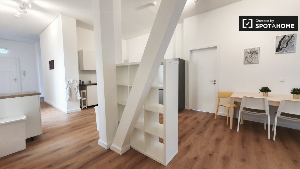 Room, Brückenstraße, Berlin