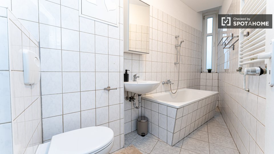 Room, Waldstraße, Berlin