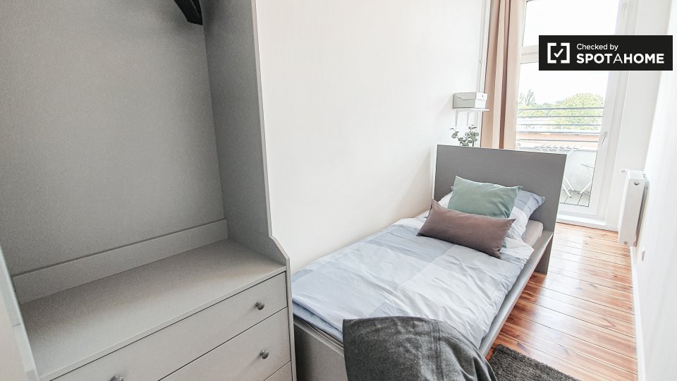 Room, Holländerstraße, Berlin