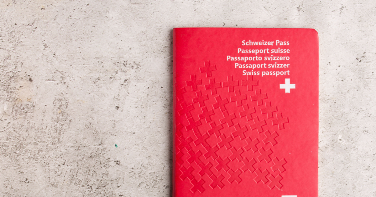 National Council rejects halving Swiss citizenship requirements
