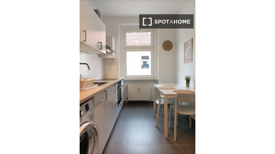 Apartment, Sonnenallee, Berlin