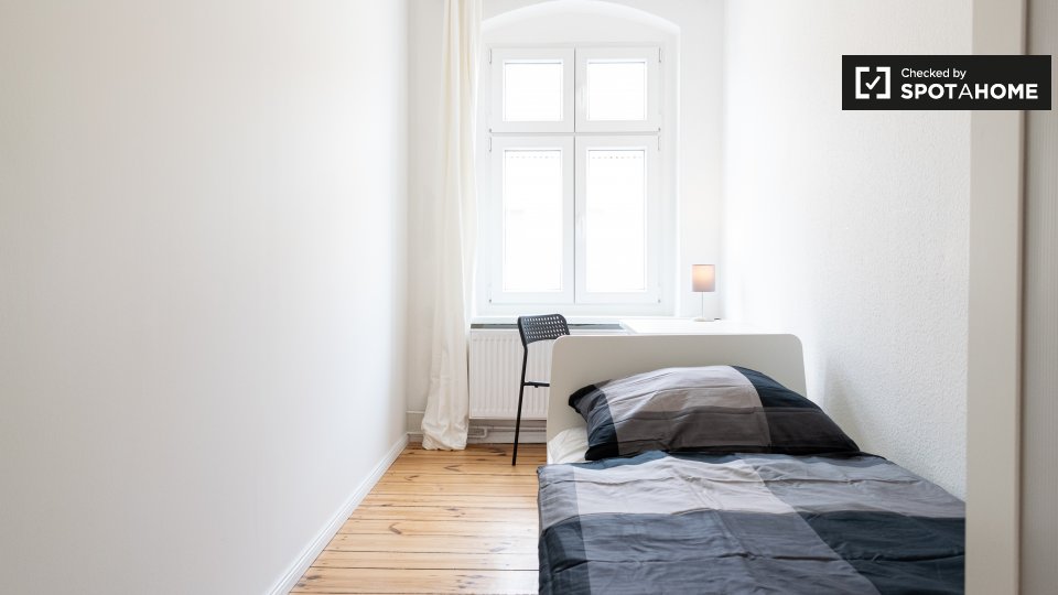 Room, Plönzeile, Berlin