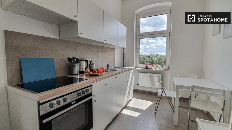 Room, Holländerstraße, Berlin