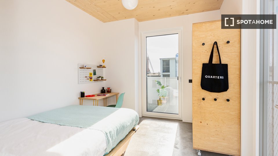 Room, MüllerstraßeA, Berlin