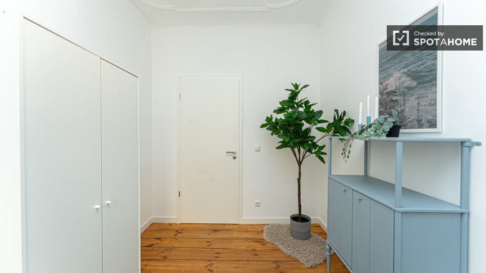 Room, Sonnenallee, Berlin
