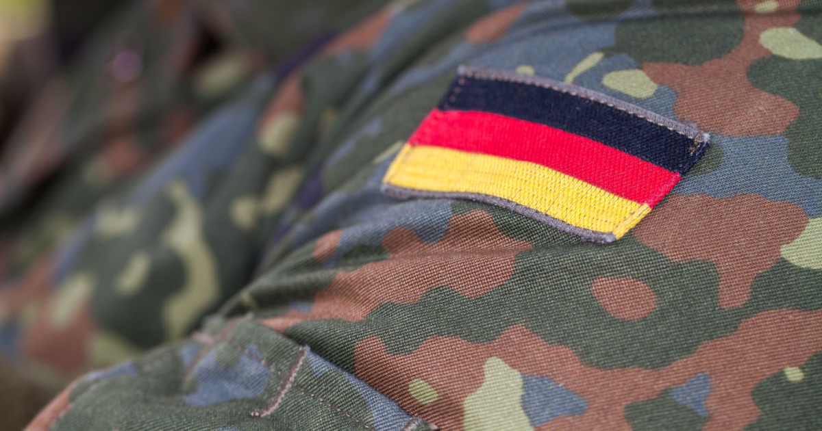 German government agrees on new military service law