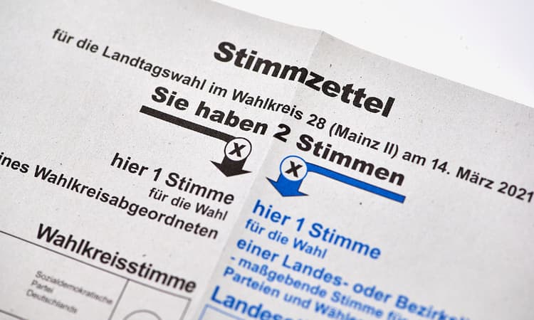 State elections: Greens triumph while Merkel's CDU suffers heavy losses 