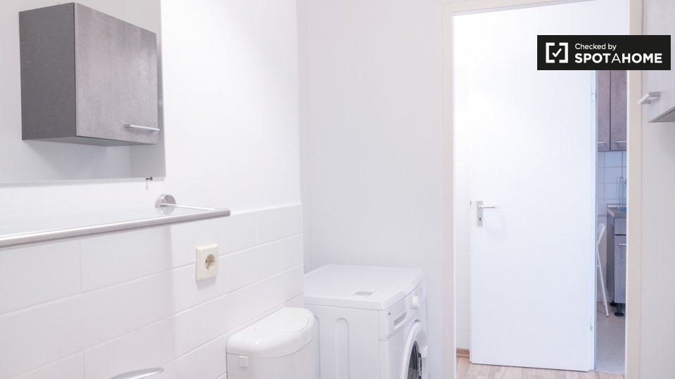 Room, CharlottenstraßeB, Berlin