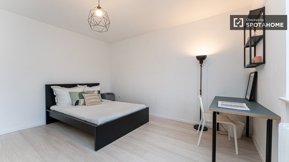 Room, Forckenbeckstraße, Berlin