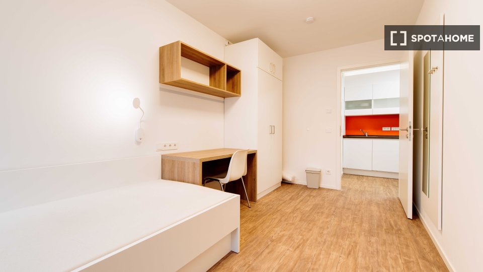 Room, WE.7., Berlin