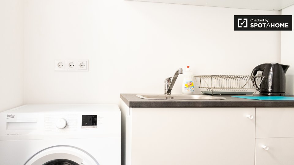 Room, Wilsnacker Str., 10559 Berlin, Germany, Berlin